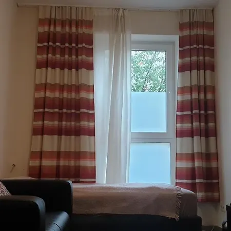 Flats-4u - Cosy, Quiet & Clean In The *