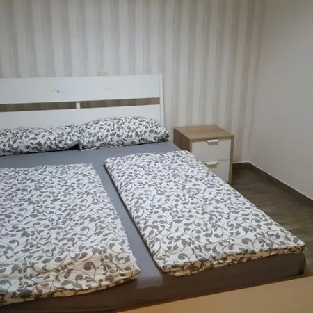 Apartment Flats-4u - Cosy, Quiet & Clean In The